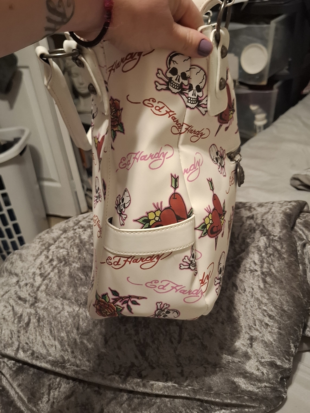 Ed Hardy White Tote with Red Heart & Pink Skull Print - Picture 11 of 12